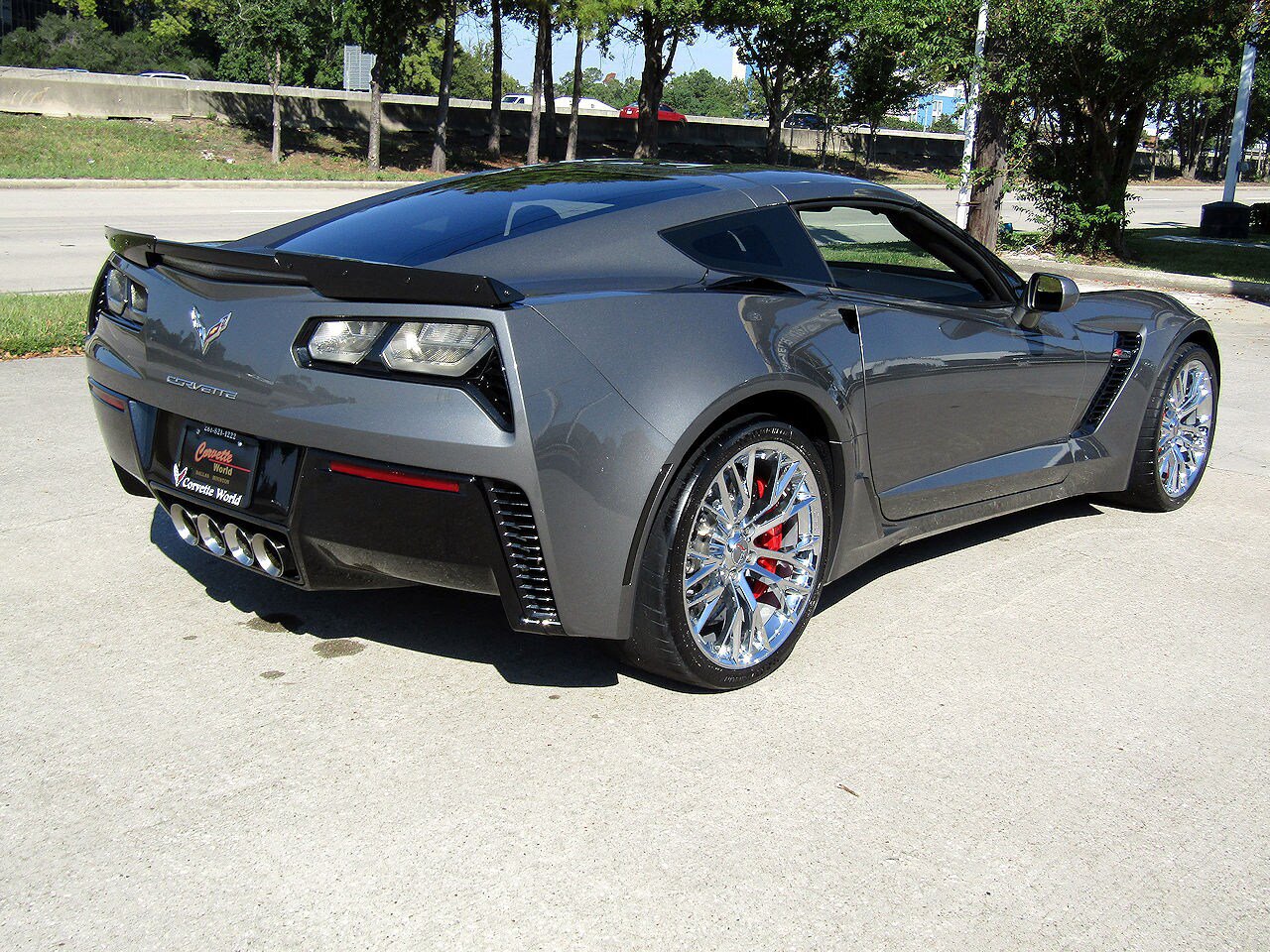 Used 2016 Chevrolet Corvette Z06 w/ 3LZ Preferred Equipment Group RWD image 5