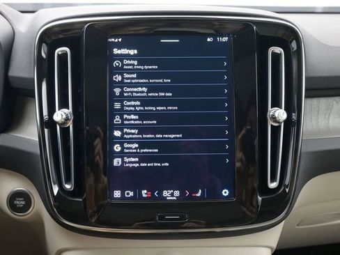 Used 2023 Volvo XC40 B5 Plus w/ Protection Package Premier image 15