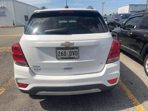 Used 2018 Chevrolet Trax LT w/ LT Convenience Package FWD image 3