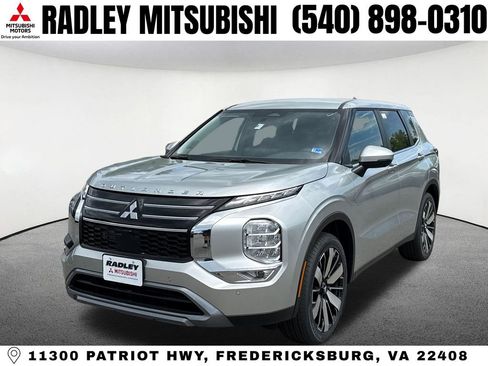 New 2026 Mitsubishi Outlander SE image 1