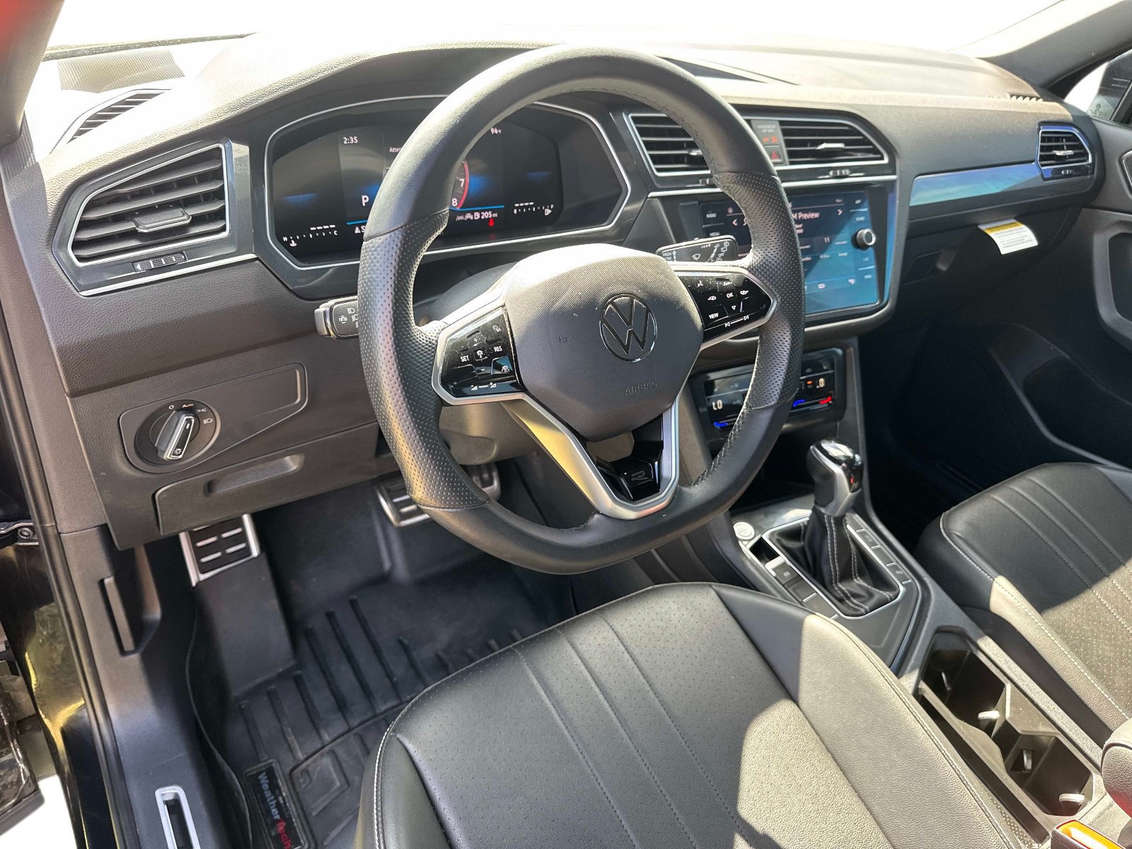 Used 2024 Volkswagen Tiguan SE R-Line w/ MDO Package, Three-Row FWD image 19