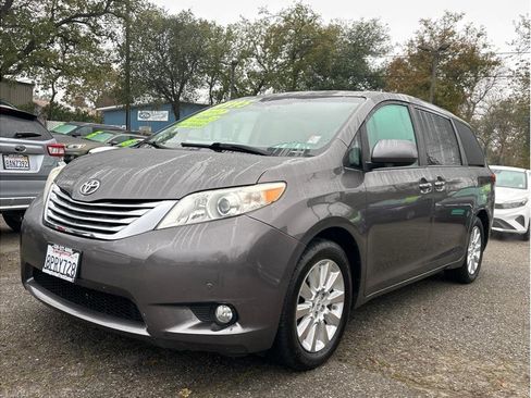 Used 2012 Toyota Sienna Limited image 3
