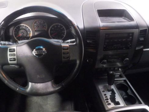 Used 2012 Nissan Titan SV w/ SV Value Truck Pkg image 9
