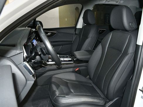 Used 2023 Audi Q7 3.0T Prestige w/ Prestige Package image 7