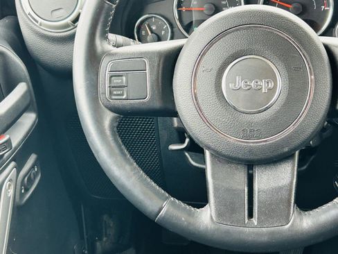 Used 2016 Jeep Wrangler Unlimited Sahara w/ Max Tow Package AWD/4WD image 9