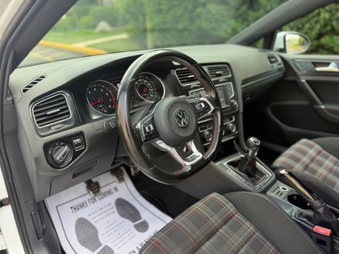 Used 2017 Volkswagen GTI S image 24
