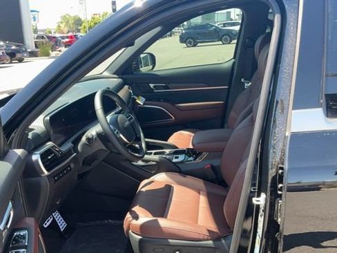 Used 2025 Kia Telluride SX w/ SX Captain's Chair Package AWD/4WD image 39