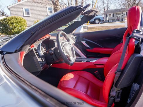 Used 2015 Chevrolet Corvette Z06 w/ 3LZ Preferred Equipment Group image 35