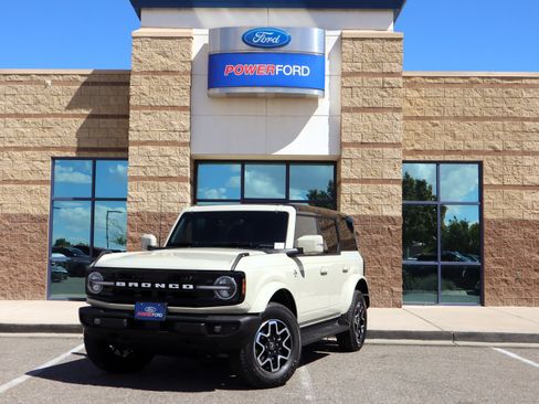 New 2025 Ford Bronco Outer Banks AWD/4WD image 2