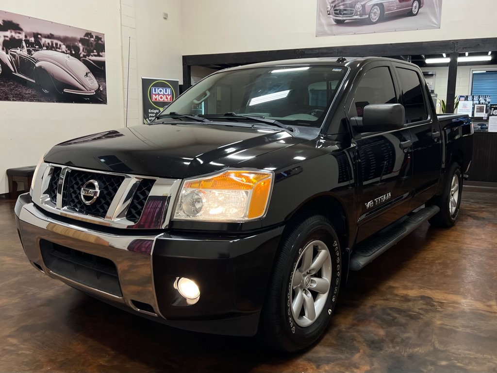 Used 2014 Nissan Titan SV w/ SV Value Truck Package RWD image 5