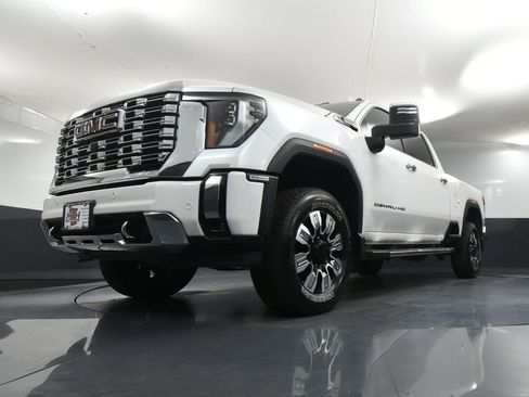 Used 2025 GMC Sierra 3500 Denali image 60