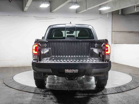 Used 2021 Toyota Tacoma TRD Off-Road image 29
