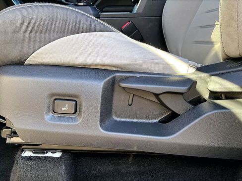 Used 2025 Toyota Tacoma TRD Sport image 34