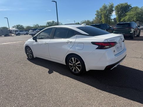 Certified 2021 Nissan Versa SV FWD image 7