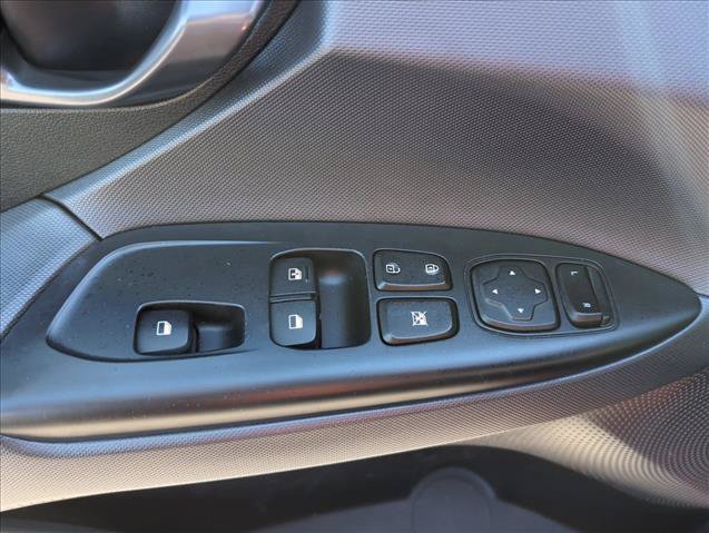 Used 2019 Hyundai Veloster Turbo FWD image 12
