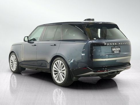 Used 2025 Land Rover Range Rover SE AWD/4WD image 3