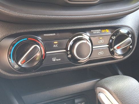 Certified 2023 Kia Soul LX w/ LX Technology Package image 20