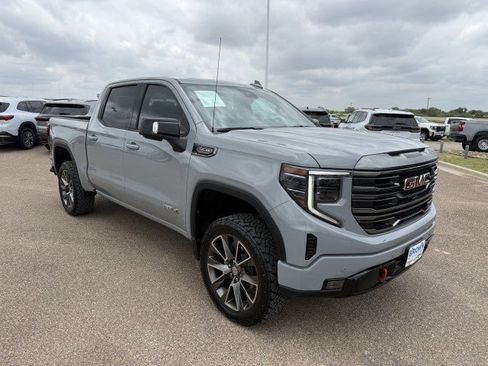 Used 2024 GMC Sierra 1500 AT4 w/ Technology Package AWD/4WD image 42