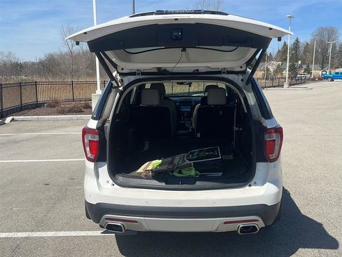 Used 2017 Ford Explorer Platinum image 14