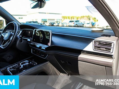 Used 2024 Volkswagen Atlas Cross Sport SE image 22