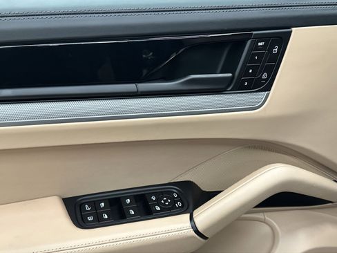 Used 2024 Porsche Cayenne image 19