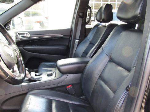 Used 2020 Jeep Grand Cherokee Limited image 19