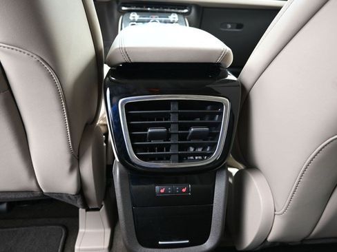 Used 2022 Lincoln Nautilus Reserve w/ Equipment Group 201A AWD/4WD image 15