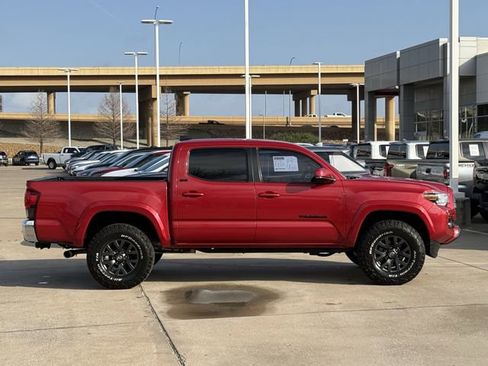 Used 2021 Toyota Tacoma SR5 RWD image 3