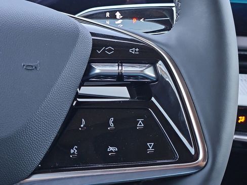 New 2025 Cadillac Optiq Sport 1 w/ LPO, ONYX Package image 17