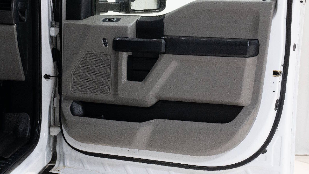 Used 2018 Ford F550 4x4 Regular Cab Super Duty image 28