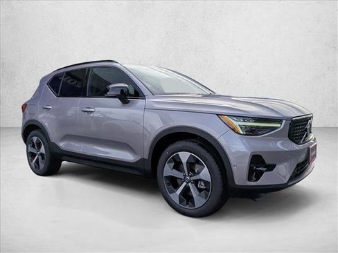 New 2026 Volvo XC40 B4 Plus w/ Climate Package image 7