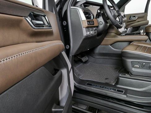 New 2026 GMC Yukon Denali Ultimate AWD/4WD image 8
