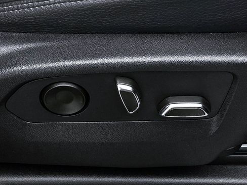 Used 2022 GMC Yukon Denali w/ Advanced Technology Package image 37