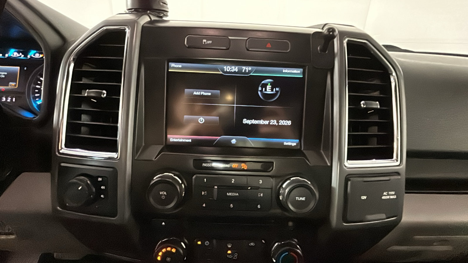 Used 2015 Ford F150 XLT w/ Equipment Group 302A Luxury AWD/4WD image 27