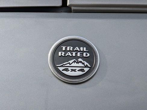 Used 2017 Jeep Wrangler Unlimited Sahara w/ Connectivity Group image 17