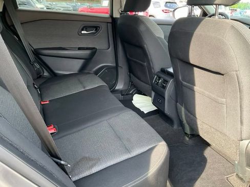 Used 2021 Nissan Rogue SV FWD image 18