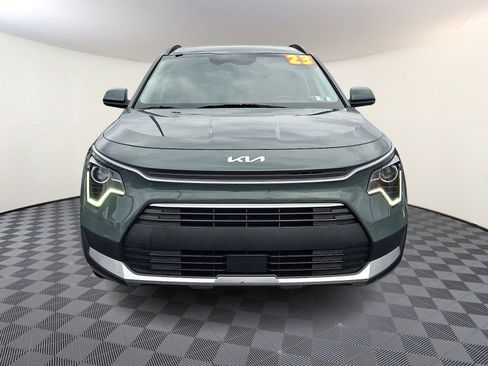 Used 2023 Kia Niro EX image 2