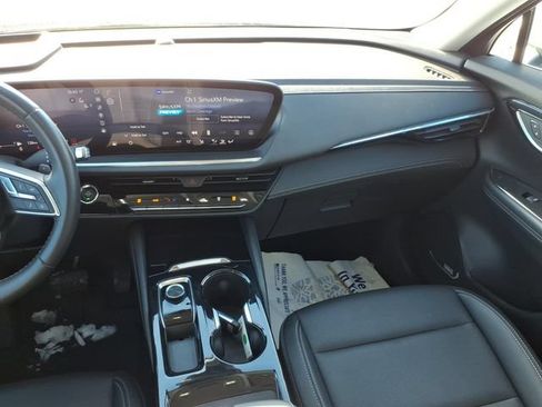 Used 2025 Buick Envision Preferred AWD/4WD image 14