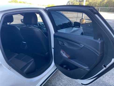 Used 2015 Chevrolet Impala LT image 16