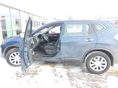 Used 2015 Nissan Rogue S image 6