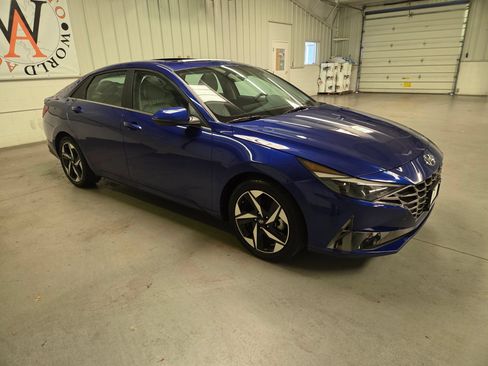 Used 2023 Hyundai Elantra Limited FWD image 10