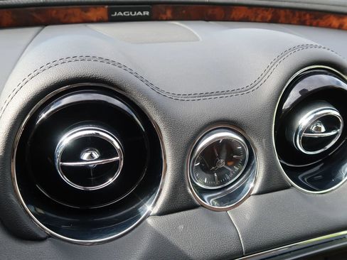 Used 2016 Jaguar XJ R-Sport image 33