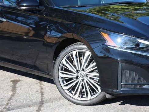 Certified 2025 Nissan Altima 2.5 SL FWD image 3