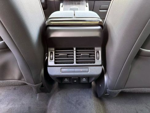 Used 2024 Land Rover Range Rover Evoque Dynamic SE image 12