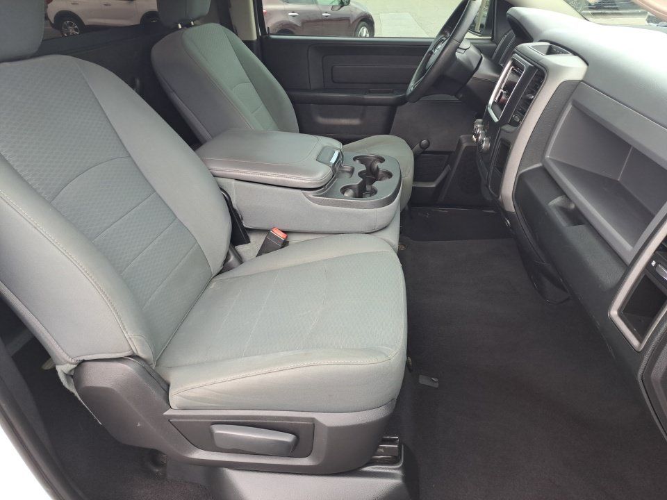 Used 2016 RAM 1500 Tradesman w/ Chrome Appearance Group RWD image 18