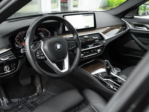 Used 2023 BMW 540i xDrive w/ Premium Package AWD/4WD image 11