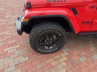 Used 2024 Jeep Gladiator Sport AWD/4WD video 2