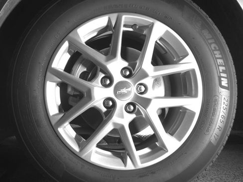 Used 2024 Chevrolet Equinox LT FWD image 10