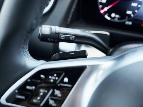 Used 2025 Mercedes-Benz GLB 250 GLB 250 w/ Exclusive Package image 39