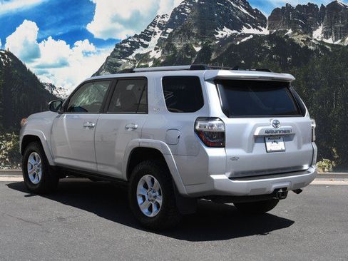 Used 2021 Toyota 4Runner SR5 AWD/4WD image 9